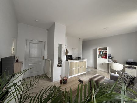 Location Appartement 2 pièces 41m² POITIERS 86000 - Photo 2