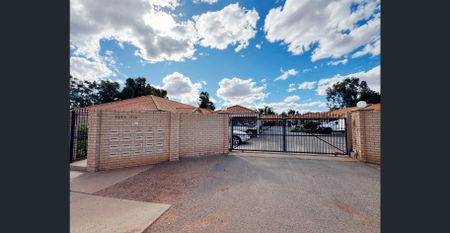 Modern & Low-Maintenance Living - Photo 5