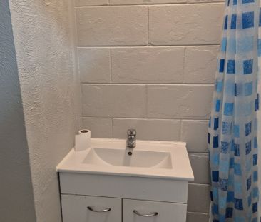 Central Flat - Victoria - Photo 2