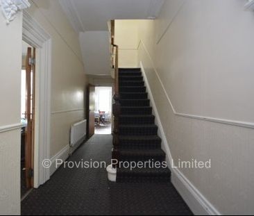 8 Bedroom Houses, Hyde Park, Headingley, Leeds - Photo 2