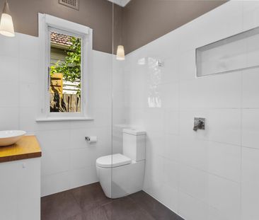 Register to Inspect // Chic, Functional, Timeless - Photo 5