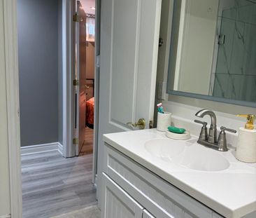 For Lease - 15 Village Green Drive, Vaughan, Ontario - Photo 4