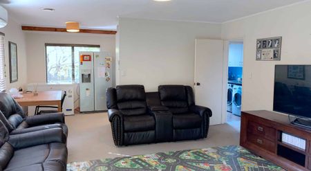 Lovely 3 bedroom family home in Bayview - Photo 5