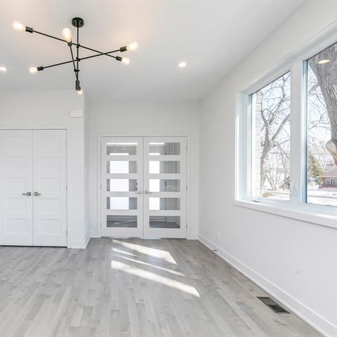 5415 Av. Glenn - Photo 1