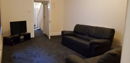 Room 2, 8 Broadgate, Preston - Photo 3