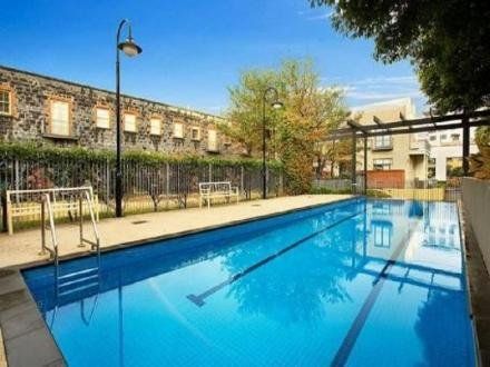 Brilliant 3 Bedroom Plus Study Residence In Iconic Warehouse - Photo 5