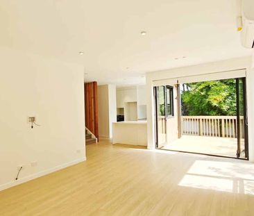 Short term Townhouse in Forrest Hill - Photo 3