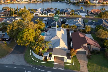 4 Bedroom Luxury Family Oasis for Rent – In Exclusive Monterey keys - Photo 2