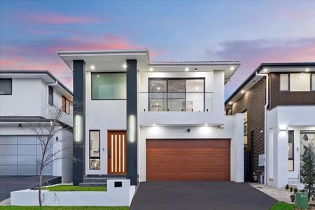Immaculate Five-Bedroom Double-Storey Masterpiece - Photo 3
