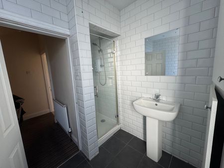 2 Bed Terraced House, Warrels Grove, LS13 - Photo 5