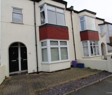 2 bedroom property to rent in Leigh On Sea - Photo 5