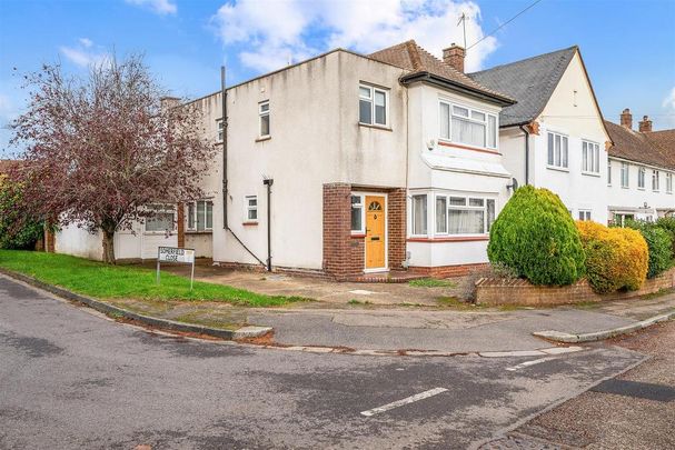 3 bedroom semi-detached house to rent - Photo 1