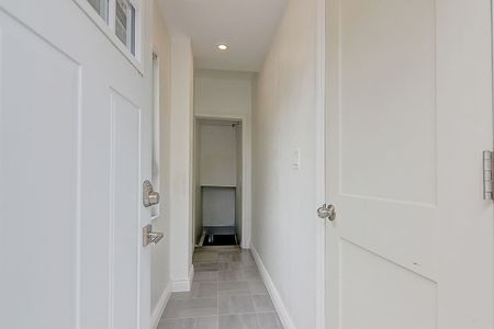 For Lease - 794 Jane Street, Toronto, Ontario - Photo 2