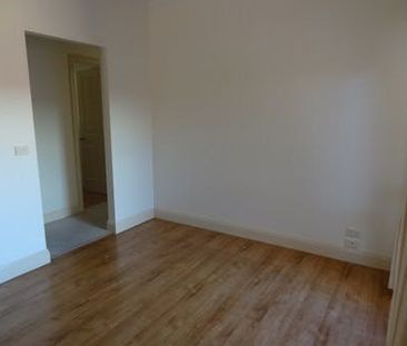 A MUST SEE 2 BEDROOM DUPLEX! - Photo 3