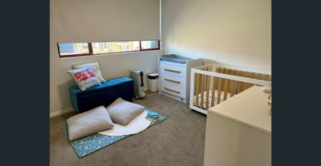 Sunny Apartment with Balcony - Photo 4