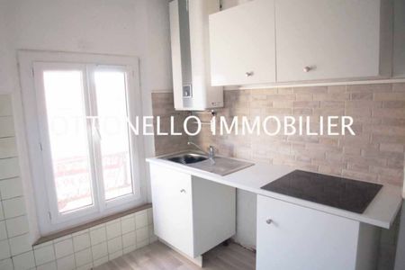 Appartement 33 m2 - 2ème étage ROQUEBRUNE SUR ARGENS - Photo 4