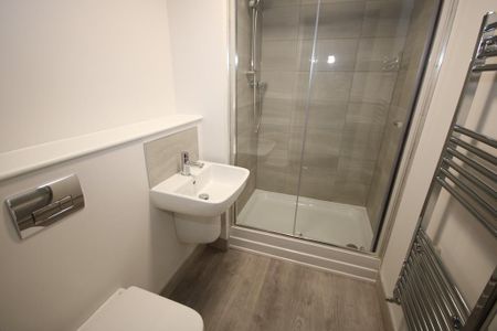 2 bedroom ground floor flat to rent - Photo 5