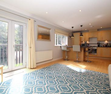2 bedroom flat to rent - Photo 2