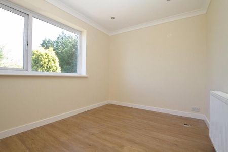 3 bedroom detached house to rent - Photo 2