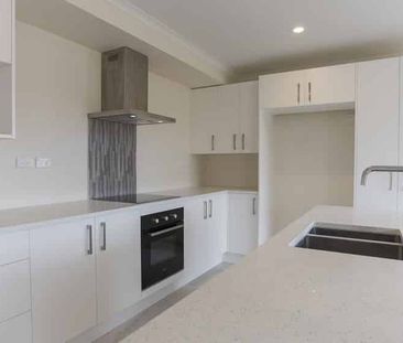 2 Story Living - Photo 3