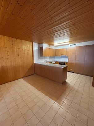 Spacious 5-room holiday apartment with balcony in Menznau - Photo 1