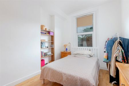 Streatham High Road, Streatham Station, SW16, London - Photo 4