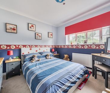 Walkers Ridge, Camberley, Surrey, GU15 - Photo 3