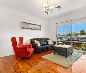 Fully Furnished 3-Bedroom Home – Perfect for a Short-Term Stay - Photo 2