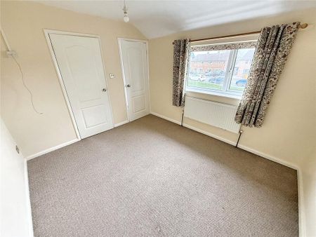 3 bedroom semi-detached house to rent - Photo 3