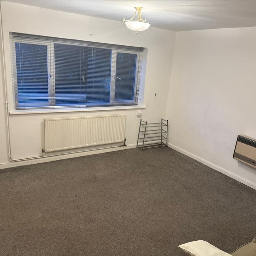 5 Bed Detached House, Park Hill Road, CR0 - Photo 1