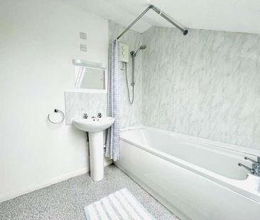 Tintagel Close, Thornhill, Cardiff, CF14 - Photo 4