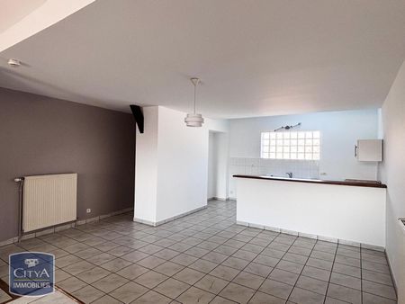 Location Maison 4 pièces 78m² VILLEFRANCHE SUR SAONE 69400 - Photo 2