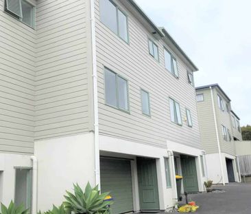 Home in Handy Location - Photo 4