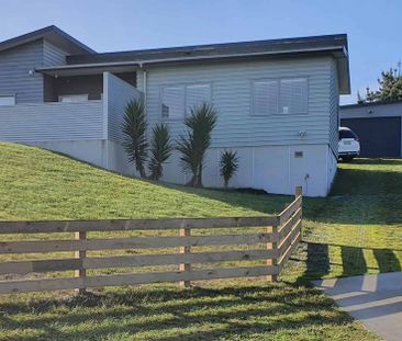 Family Home with Ocean View at Waitarere - Photo 2