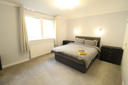 4 bedroom bungalow to rent - Photo 4