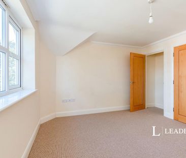 4 bedroom detached house to rent - Photo 2