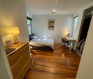 Yarraville - Photo 2