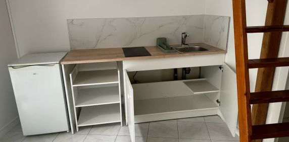 Studio - Tours - secteur Velpeau dans une impasse - Photo 2