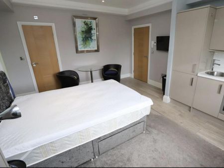 Studio to rent - Photo 3