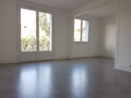 Location Appartement 3 pièces 66m² CHAMBERY 73000 - Photo 2