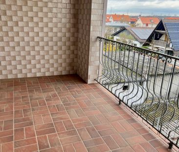 Großzügige 2,5 Zimmer Wohnung mit Balkon in kleiner Wohneinheit - Photo 2