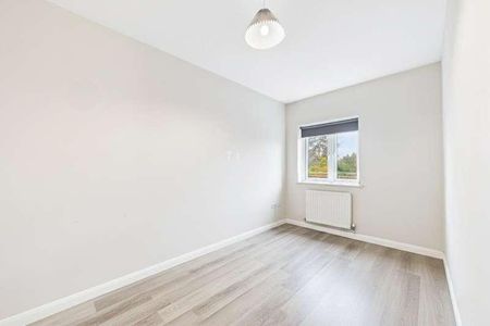 Shifford Crescent, Maidenhead, SL6 - Photo 3