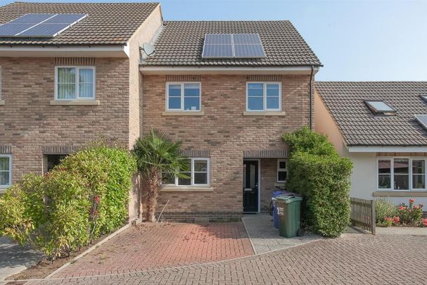 4 bedroom semi-detached house to rent - Photo 1