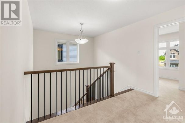 227 TURNBUCKLE CRESCENT - Photo 1