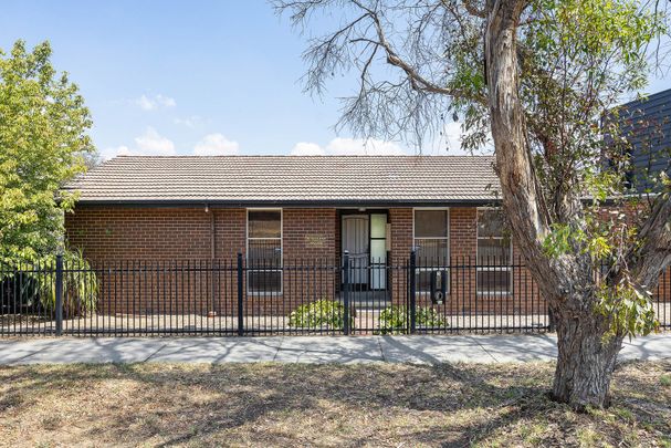 Walk to CBD from this centrally located home - Photo 1