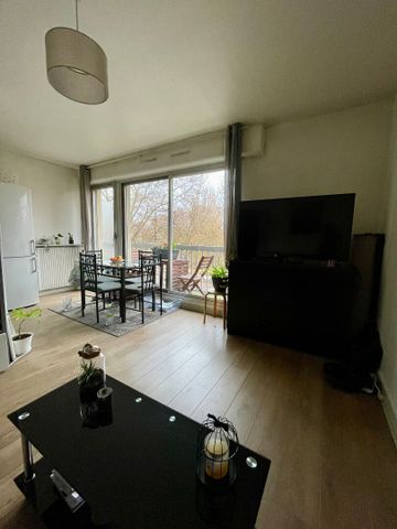 STUDIO MEUBLÉ DE 29.79 m² - Photo 5