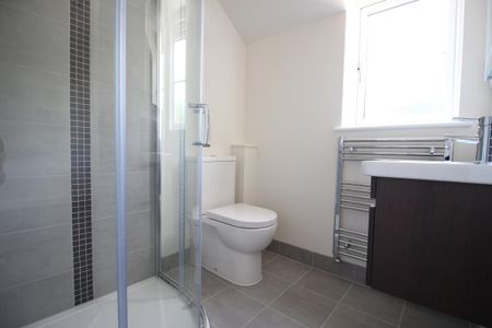 3 bedroom semi-detached house to rent - Photo 5