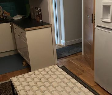 1 bedroom in a house share to rent - Photo 5