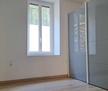 Location - Appartement T2 rénové de 35 m² avec cour privative et ca... - Photo 3
