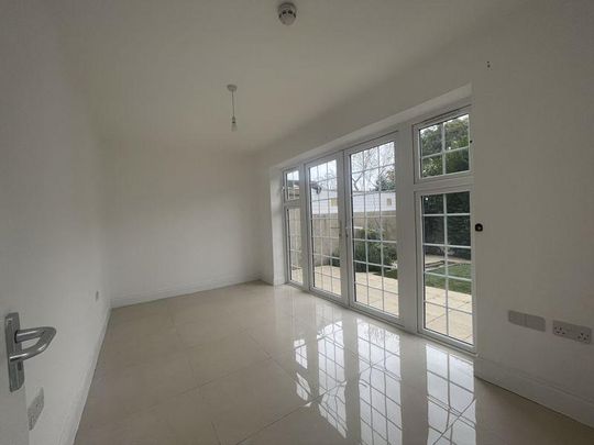 6 bedroom semi-detached house to rent - Photo 1